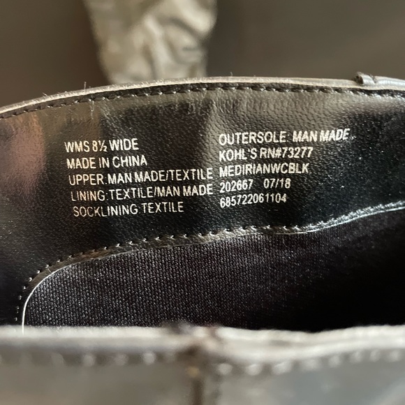 Women’s Plus Size Black Boots - Picture 2 of 2